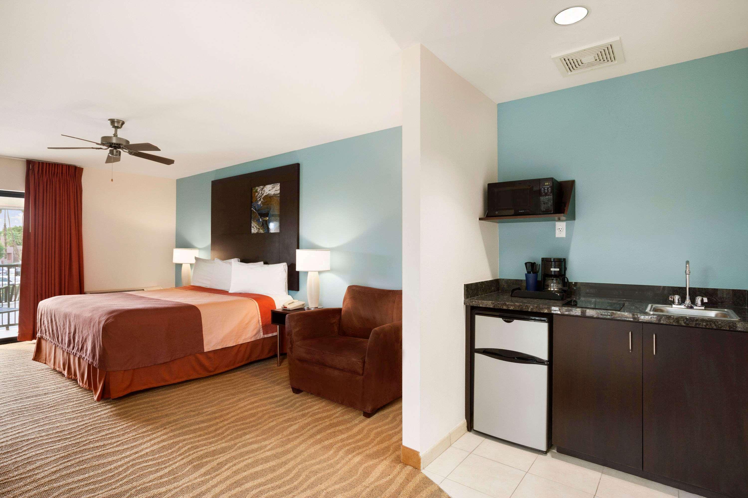Hotel Super 8 By Wyndham Indio Exterior foto